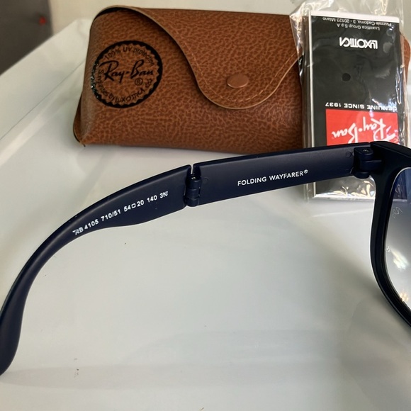Ray-Ban Folding Wayfer Gradient Sunglasses - Picture 6 of 8